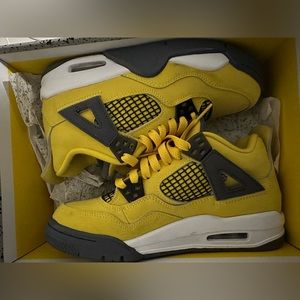 AIR JORDAN LIGHTNING 4S almost brand new